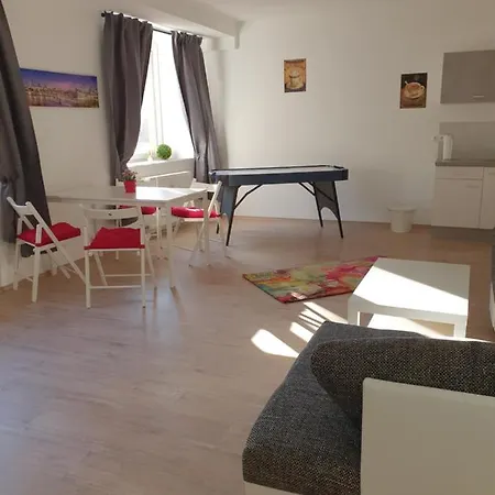 Eddy's Vegas Apartment