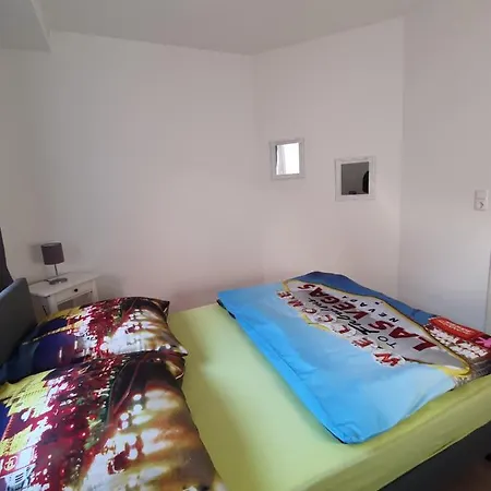 Eddy's Vegas Apartment *