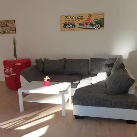 Eddy's Vegas Apartment *