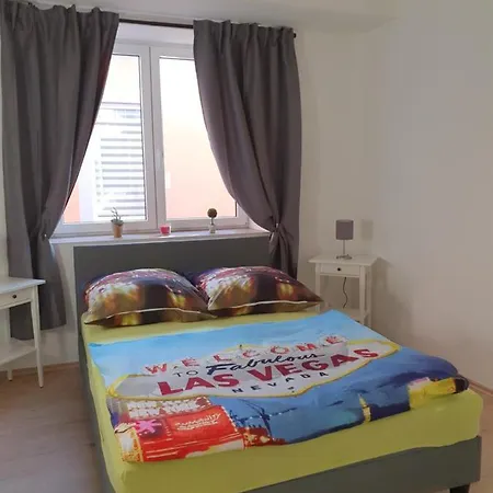 Eddy's Vegas Apartment *