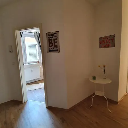 Eddy's Vegas Apartment